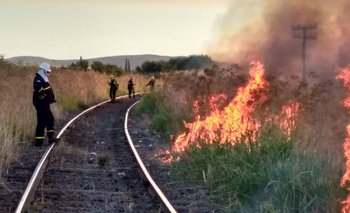 Hay 2 bomberos heridos, uno de ellos grave