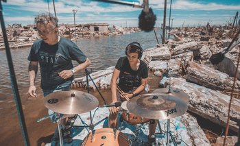 Videos como los de Playing for Change, con un toque carhuense