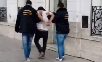 Horror en BahÃa: un hombre tenÃa secuestradas a 2 mujeres, a las que abusó, golpeó, mordió y están graves