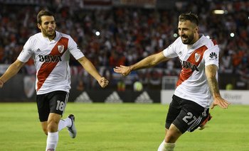 River busca un triunfo impostergable ante Emelec: horario, TV y formaciones