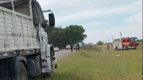 Tres Arroyos: murió un ciclista tras chocar con un camión en la ruta 72 ...