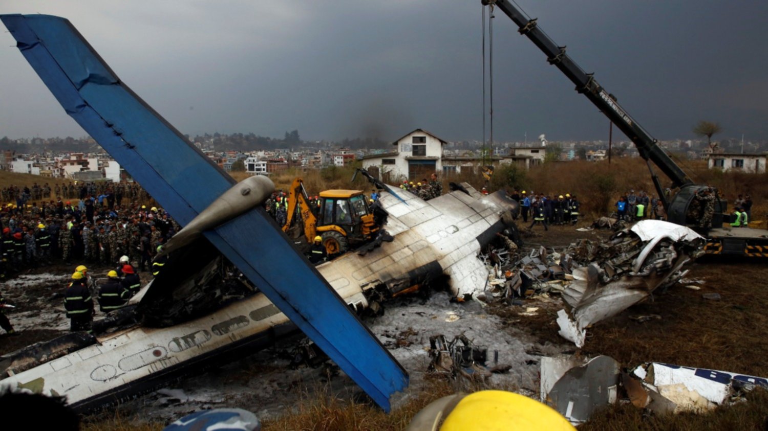 En Fotos Al Menos 49 Muertos Al Estrellarse Un Avión En Nepal 8343