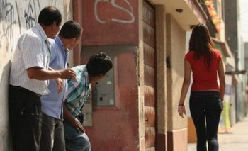 El fin del "piropo": la Legislatura quiere aplicar fuertes multas a los acosadores callejeros