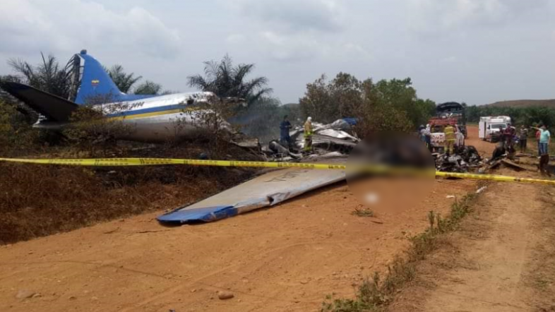Avión se estrella en Colombia, reportan 12 muertos
