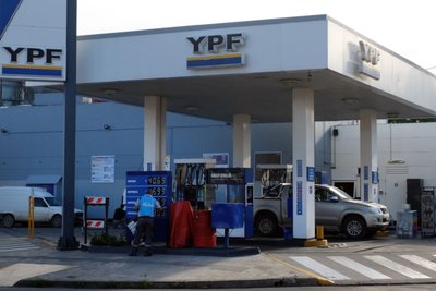 Por el alza de un impuesto, YPF subió las naftas y el resto de las petroleras pueden sumarse
