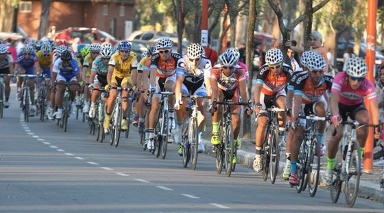 Ciclismo: Daniel Díaz ganó el Gran Premio Aniversario