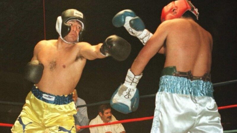 A 25 años del debut de Maradona como boxeador