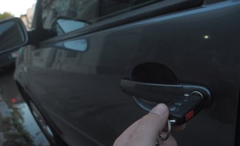 Alertan sobre robos en autos con inhibidores de alarmas