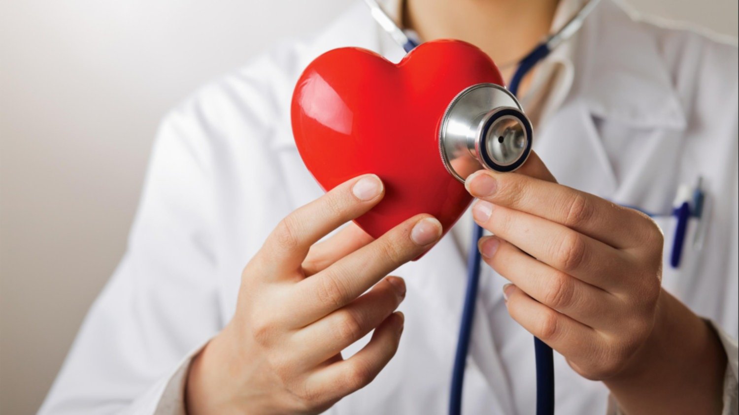 Las personas con riesgo cardíaco deben vacunarse contra la gripe y ...