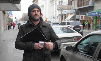 Con un cigarrillo y en silencio salió Sturzenegger tras la indagatoria por la muerte de Saccoccia