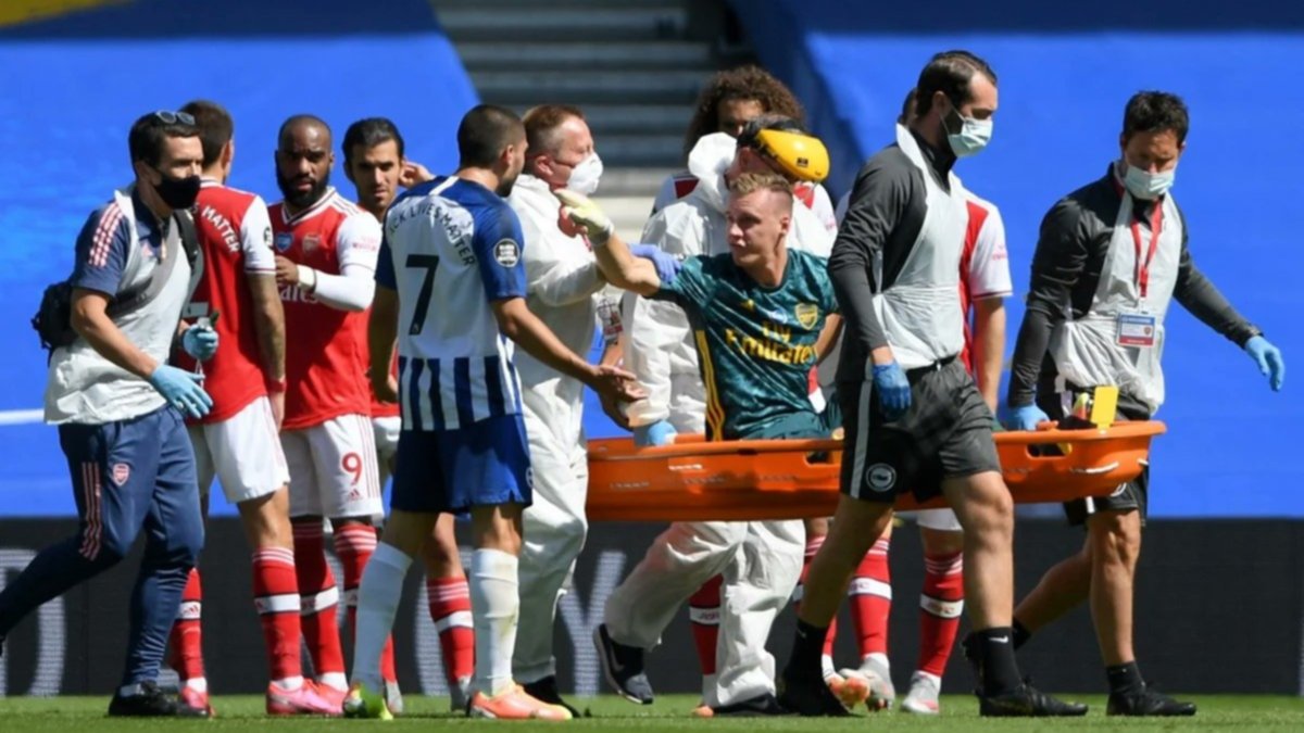 La Fuerte Lesion Del Arquero Del Arsenal Que Provoco El Ingreso Del Argentino Martinez