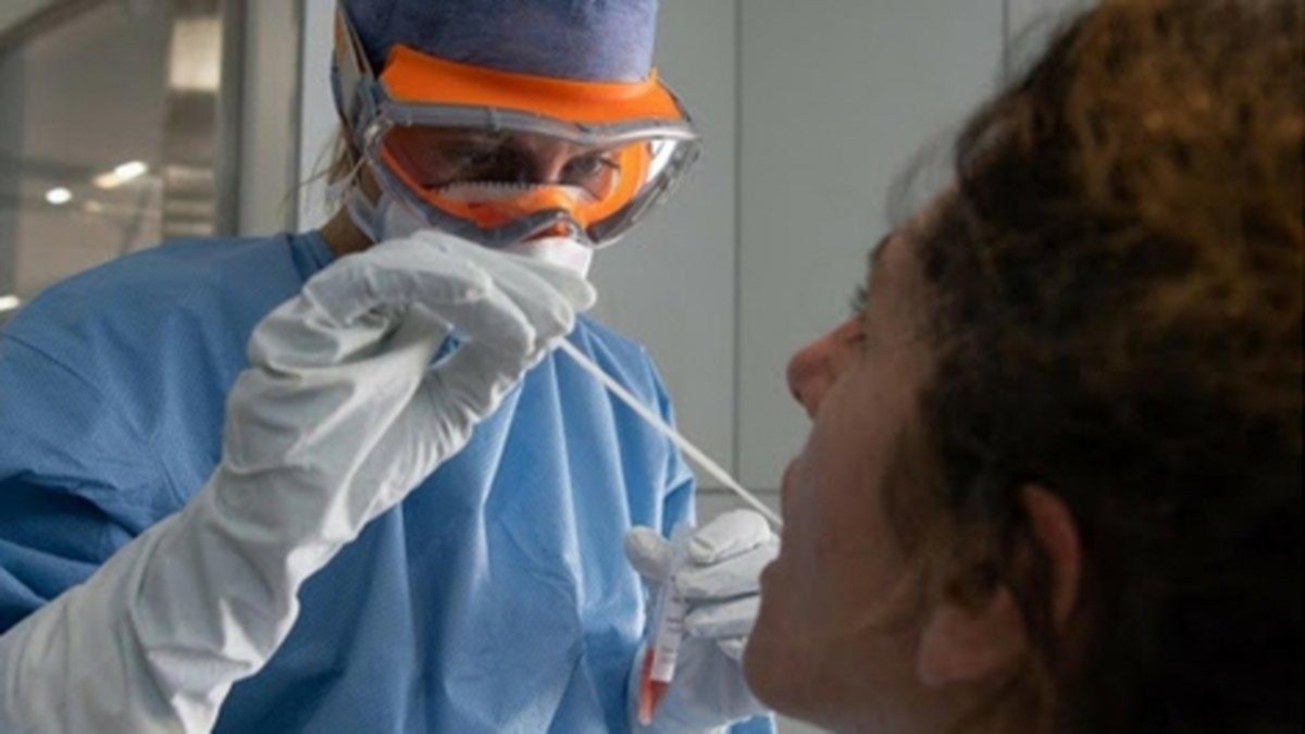 El COVID-19 no da tregua: 641 muertes y 35.355 nuevos casos en el país