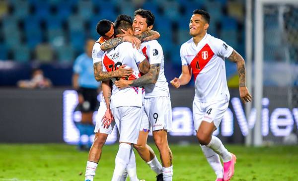 Después de un partidazo, Perú le ganó por penales a Paraguay y avanzó a semifinales - Vimarsana News