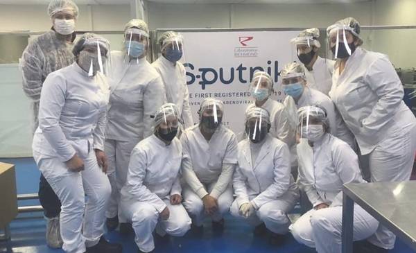 Logran en Argentina la producción de 154.000 dosis del componente 2 de la vacuna Sputnik V - Vimarsana News
