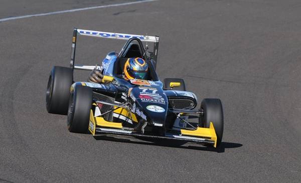 El bahiense Quevedo sumó su segundo podio en la Fórmula Renault - Vimarsana News