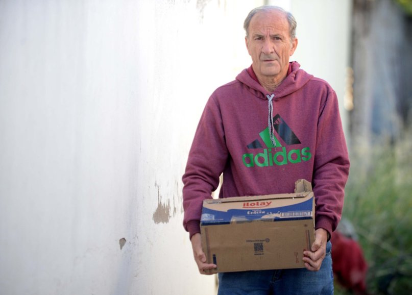 Un jubilado donó más de 1.000 litros de leches a jardines y merenderos: "Esto me hace sentir vivo"