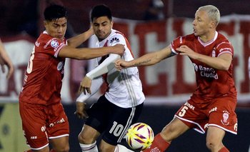 Superliga: River debutó con un empate sin goles ante Huracán