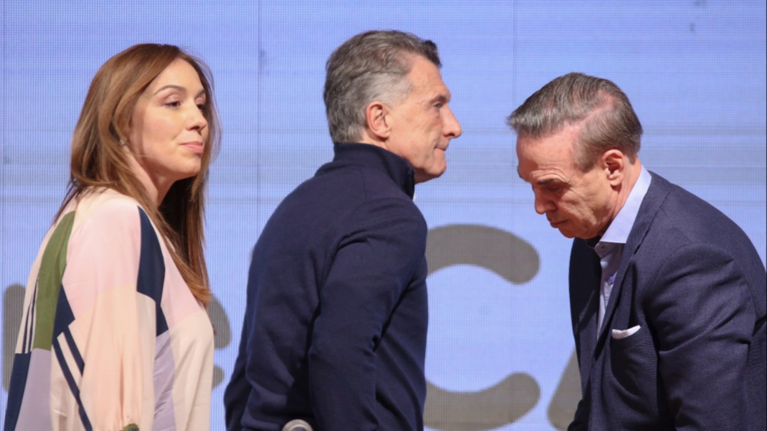Por la disparada del dólar, Macri retrasó su reunión de gabinete y hablara por la tarde