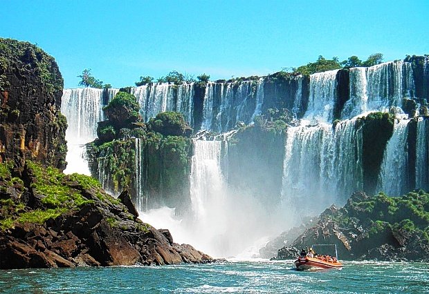 Cataratas del Iguazú, un imperdible viaje a un escenario que resulta  imponente