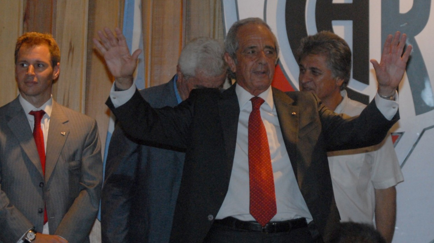 Un barra amenazó a D'Onofrio con dejarlo como un colador