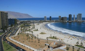 Iquique: el desierto y el mar se funden en medio de un misterioso paisaje