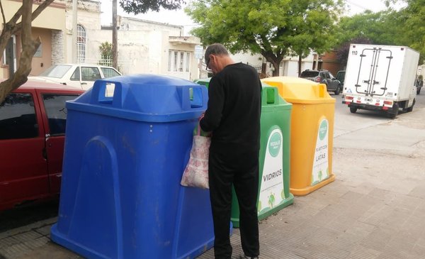 Reemplazaron la campana de reciclado que prendieron fuego - La Nueva