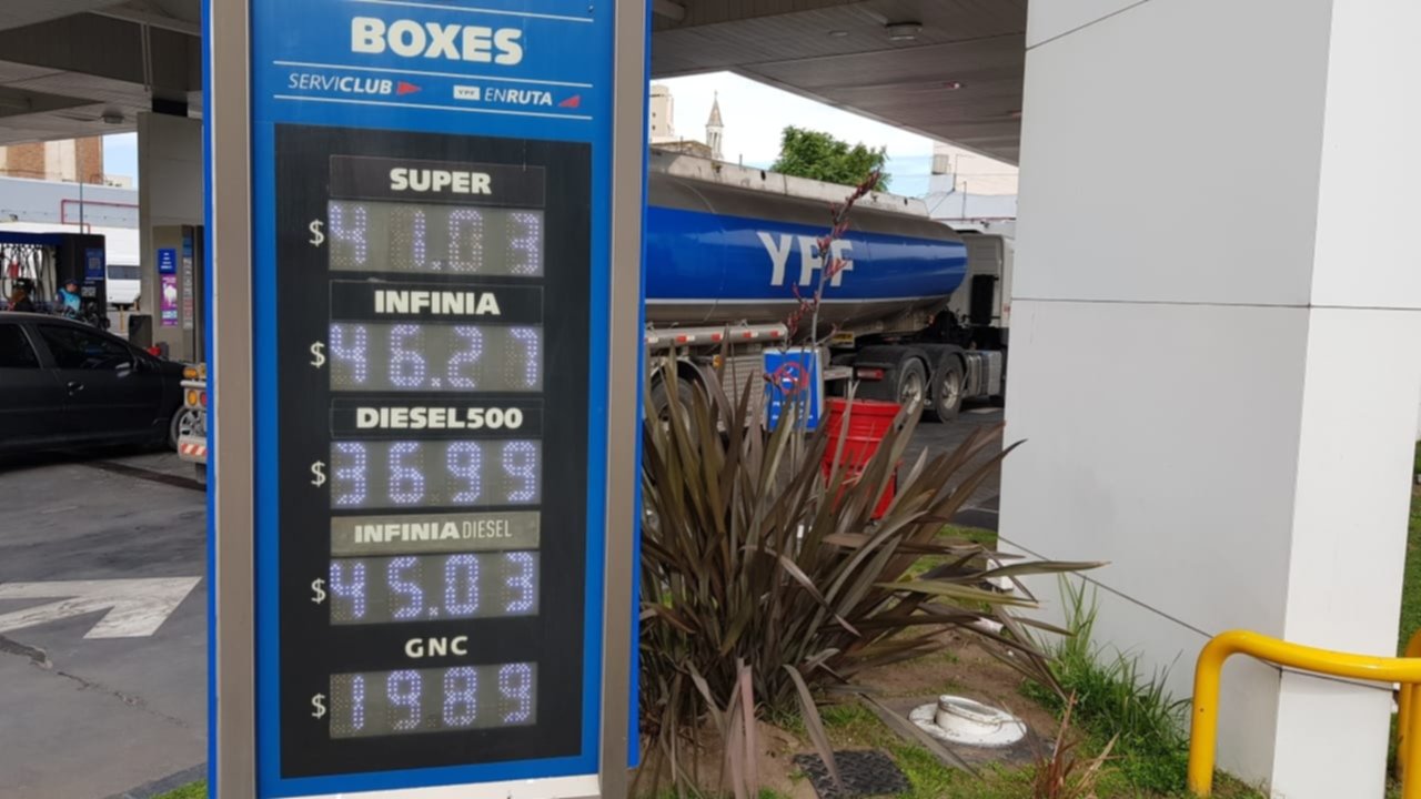 YPF bajó la nafta y subió el gasoil