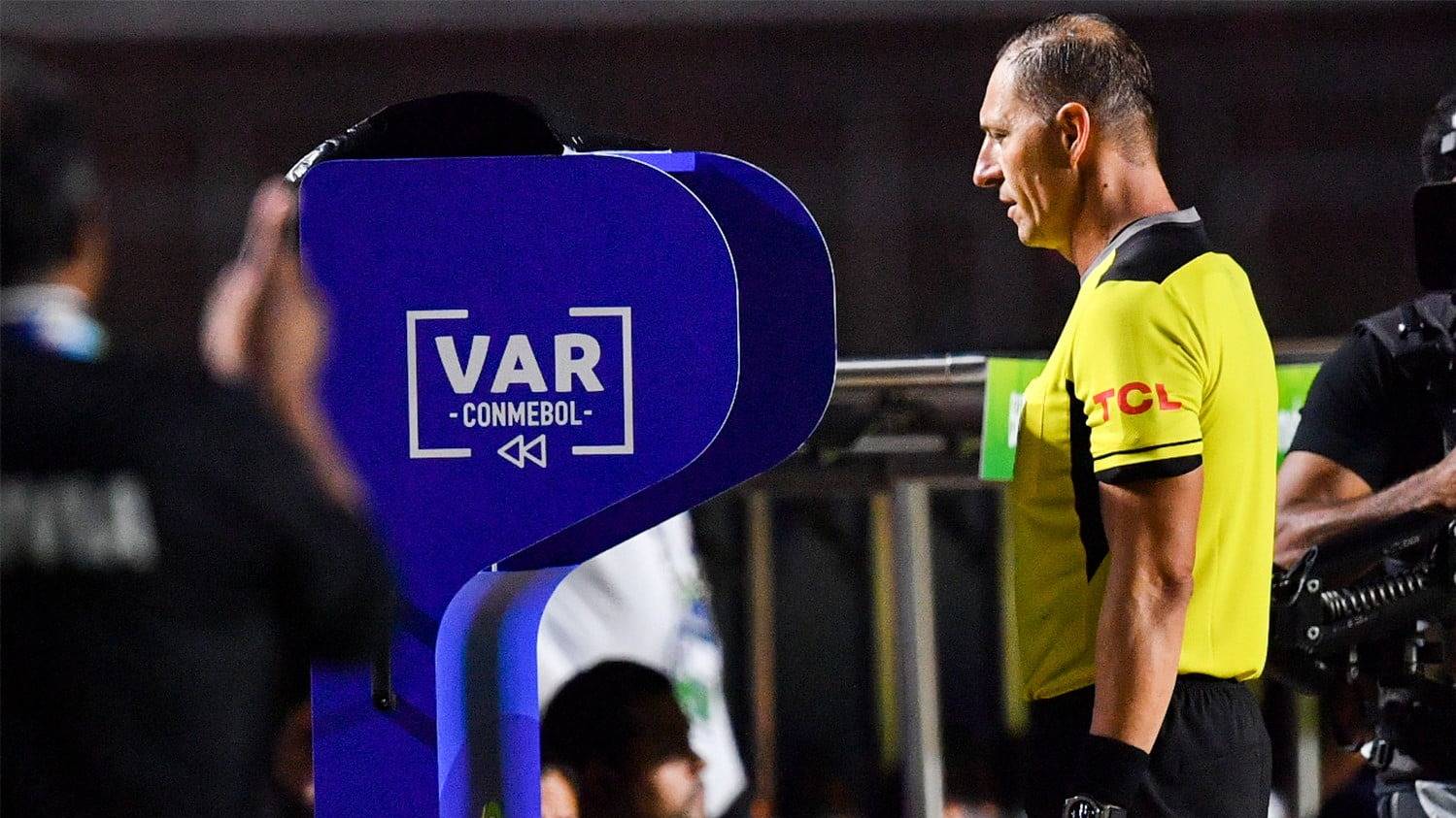 Resultado de imagen para EL VAR LLEGA A LA SUPERLIGA EL 2021