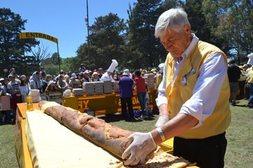 File:Fiesta del Omelette Gigante, todos los años en Pigüe